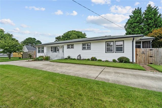 300 Oaklette DR, Chesapeake, VA 23325