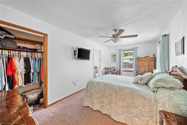 300 Oaklette DR, Chesapeake, VA 23325