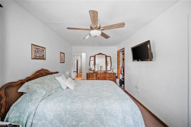 300 Oaklette DR, Chesapeake, VA 23325