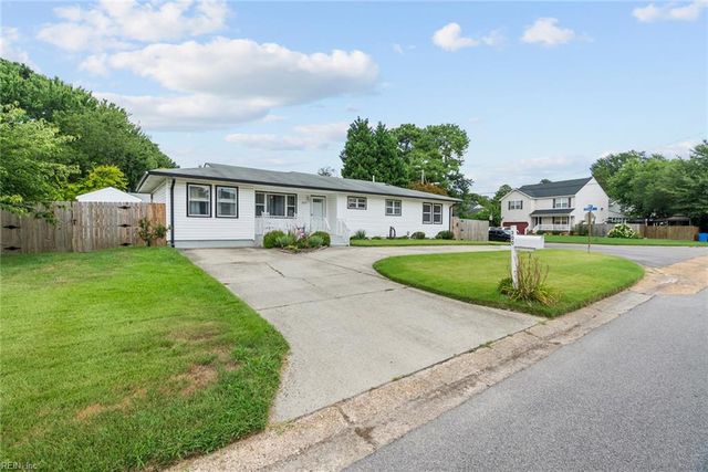 300 Oaklette DR, Chesapeake, VA 23325