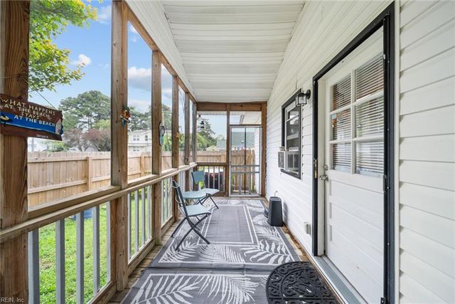 300 Oaklette DR, Chesapeake, VA 23325