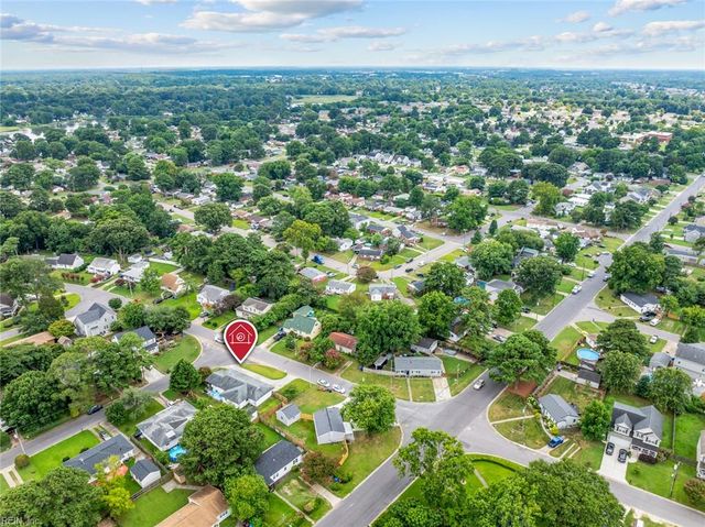 300 Oaklette DR, Chesapeake, VA 23325