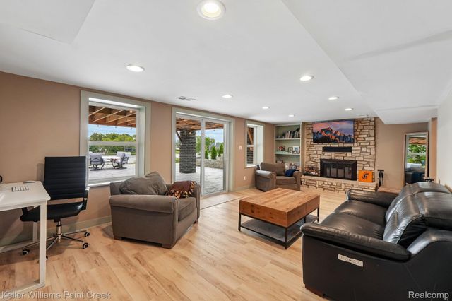 4890 Clinton Drive, Independence Charter Township, MI 48346