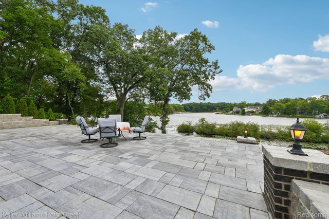 4890 Clinton Drive, Independence Charter Township, MI 48346