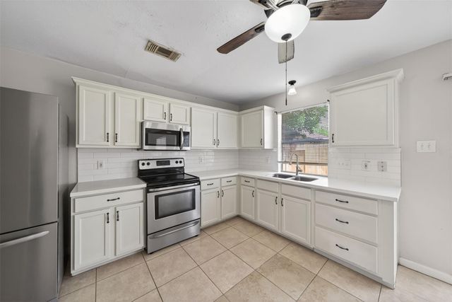 11811 Fossil Rock Lane, Houston, TX 77034