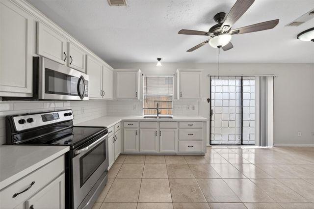 11811 Fossil Rock Lane, Houston, TX 77034