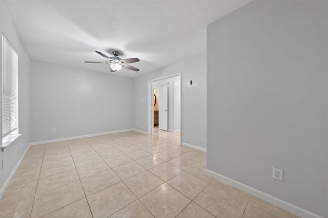 11811 Fossil Rock Lane, Houston, TX 77034