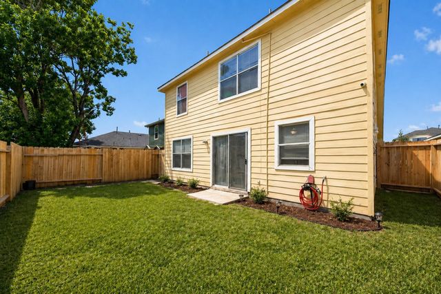 11811 Fossil Rock Lane, Houston, TX 77034
