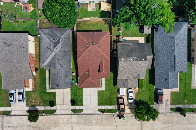 11811 Fossil Rock Lane, Houston, TX 77034