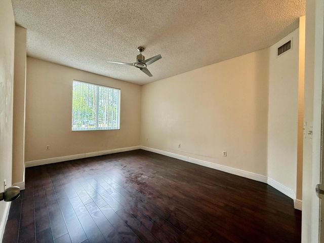 6928 SW 39th Street A107, Davie, FL 33314