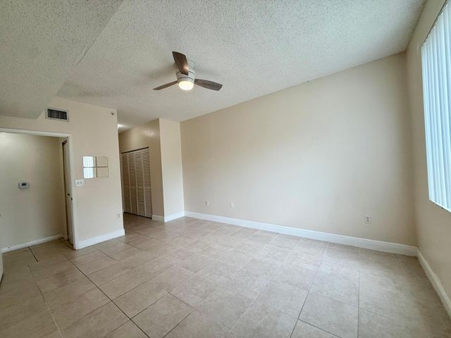 6928 SW 39th Street A107, Davie, FL 33314