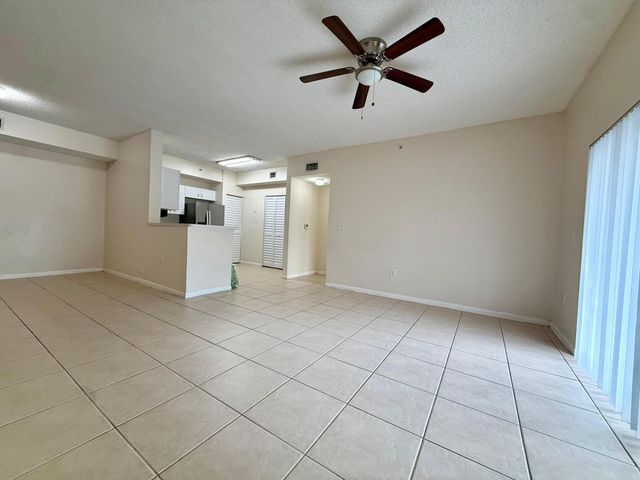 6928 SW 39th Street A107, Davie, FL 33314