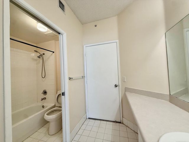 6928 SW 39th Street A107, Davie, FL 33314