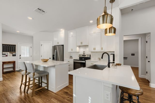 1572 Lizzie Lane, Burleson, TX 76028
