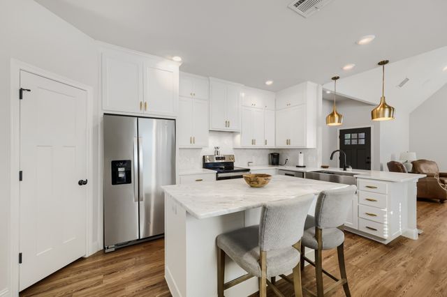 1572 Lizzie Lane, Burleson, TX 76028
