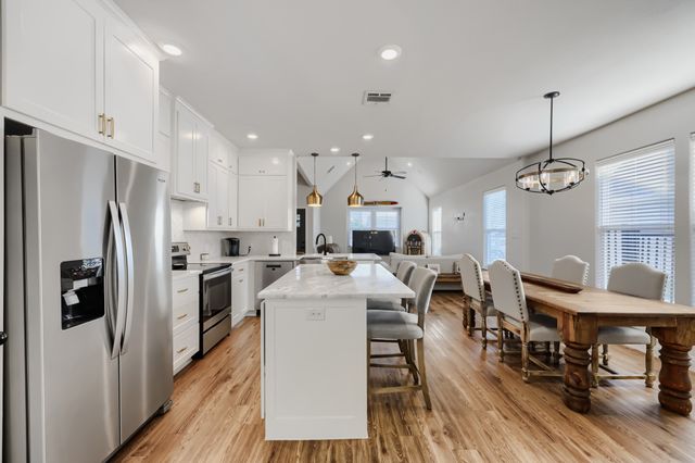 1572 Lizzie Lane, Burleson, TX 76028
