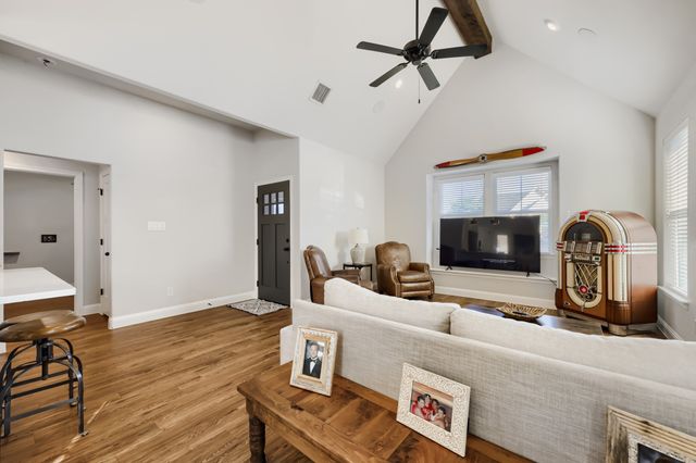 1572 Lizzie Lane, Burleson, TX 76028