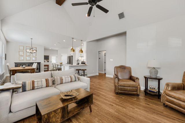 1572 Lizzie Lane, Burleson, TX 76028