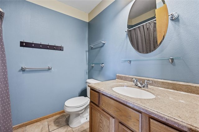 40 Shannon Dr, North Liberty, IA 52317