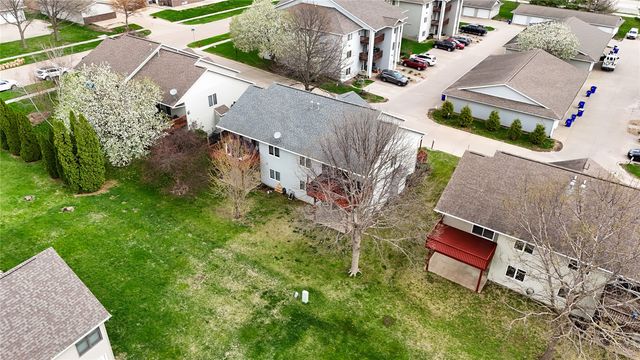 40 Shannon Dr, North Liberty, IA 52317