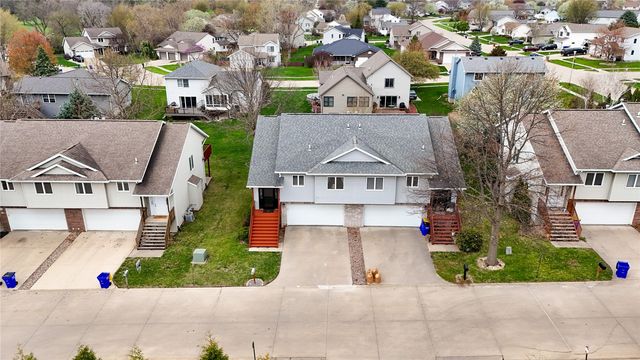 40 Shannon Dr, North Liberty, IA 52317