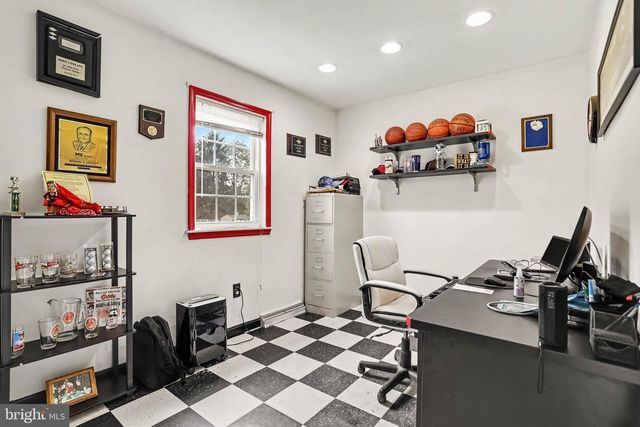 7 CARDINAL DR, Glen Rock, PA 17327