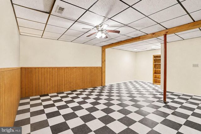 7 CARDINAL DR, Glen Rock, PA 17327