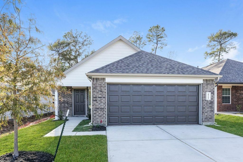 2712 Atlas Drive, Conroe, TX 77301