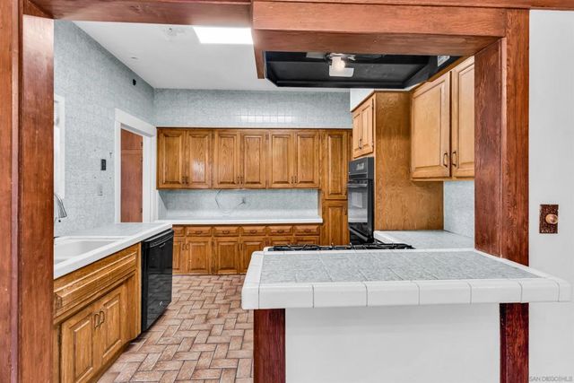 92 Palmetto way, San Diego, CA 92103