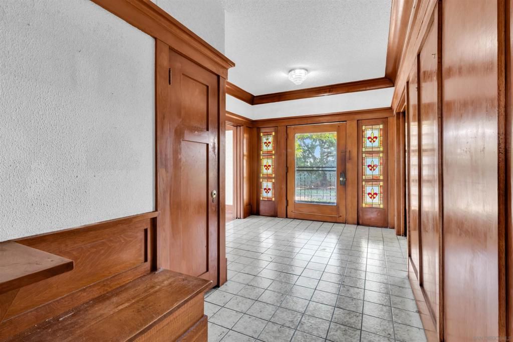 Image 10 of property listing at 4190 92 Palmetto way, San Diego, CA 92103