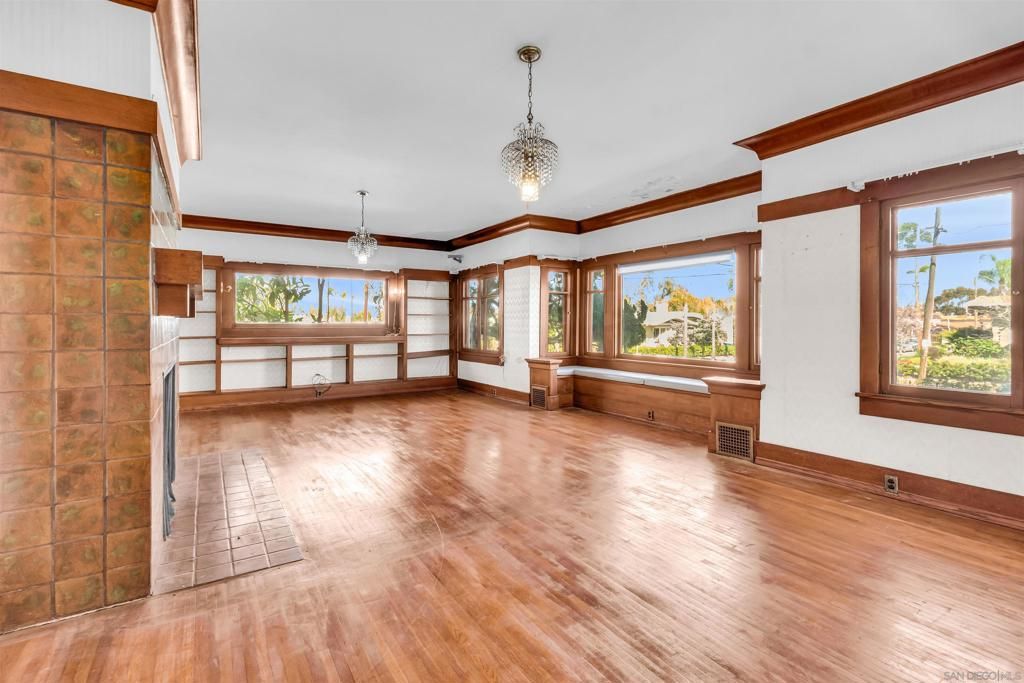 Image 11 of property listing at 4190 92 Palmetto way, San Diego, CA 92103