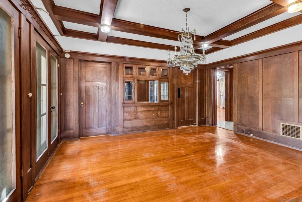 Image 15 of property listing at 4190 92 Palmetto way, San Diego, CA 92103