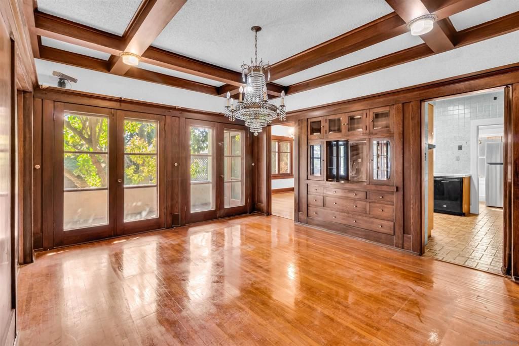 Image 16 of property listing at 4190 92 Palmetto way, San Diego, CA 92103