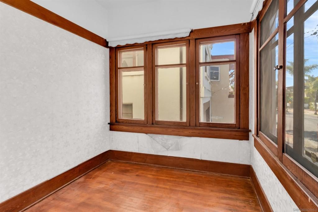 Image 25 of property listing at 4190 92 Palmetto way, San Diego, CA 92103