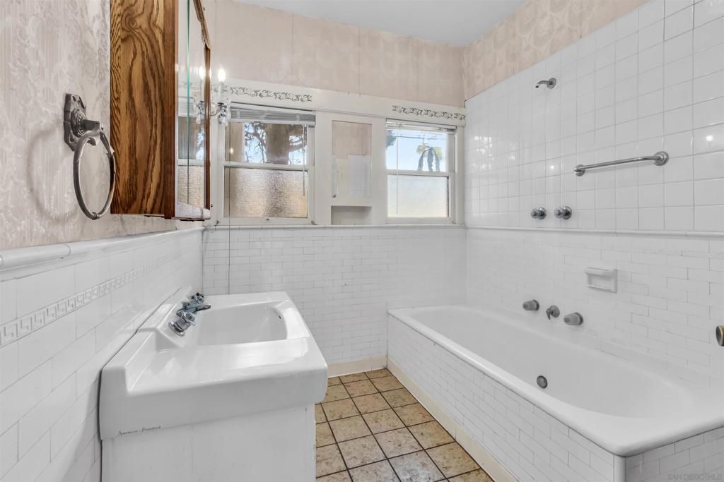 Image 26 of property listing at 4190 92 Palmetto way, San Diego, CA 92103