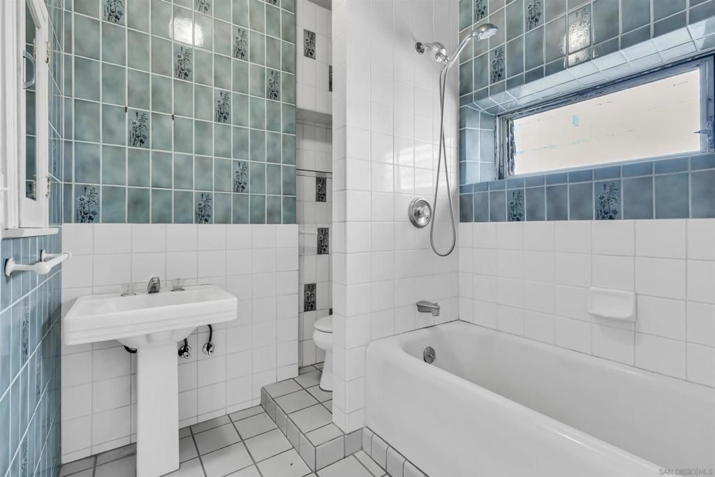 Image 35 of property listing at 4190 92 Palmetto way, San Diego, CA 92103