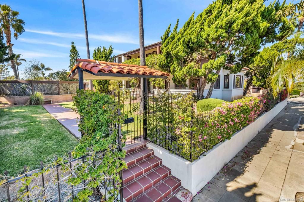 Image 4 of property listing at 4190 92 Palmetto way, San Diego, CA 92103