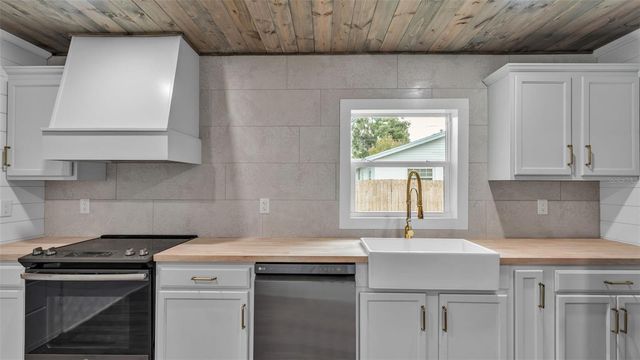 127 COLONIAL DRIVE, Auburndale, FL 33823