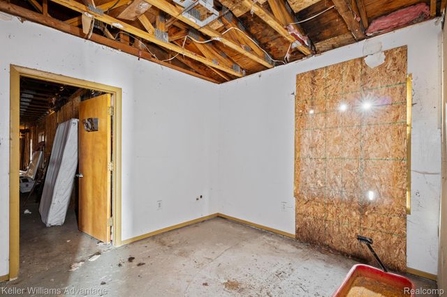 17300 BURGESS, Detroit, MI 48219