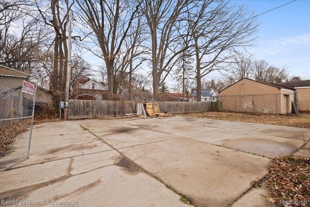 17300 BURGESS, Detroit, MI 48219