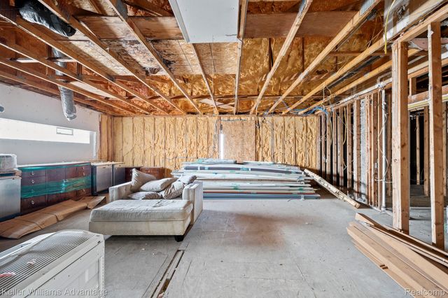17300 BURGESS, Detroit, MI 48219