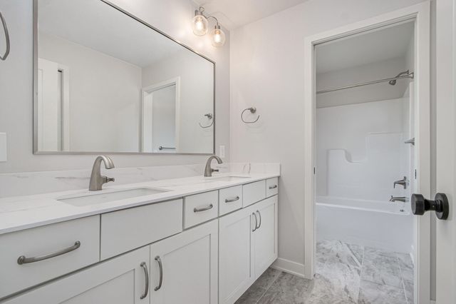 6520 E Hidden Lake Circle, Richland, MI 49083