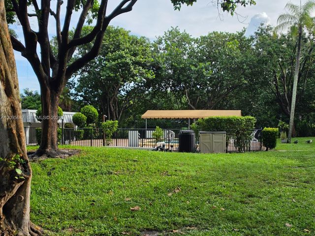 5961 N Falls Cir Drive 109, Lauderhill, FL 33319