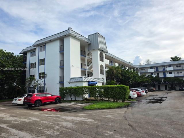 5961 N Falls Cir Drive 109, Lauderhill, FL 33319
