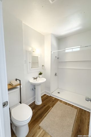 935 W Ridgewood CT, San Antonio, TX 78201