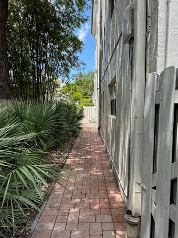 1220 NE 3rd Street 107, Fort Lauderdale, FL 33301