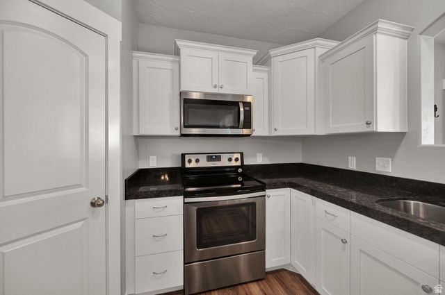 211 W RIDGE RD, Saratoga Springs, UT 84045