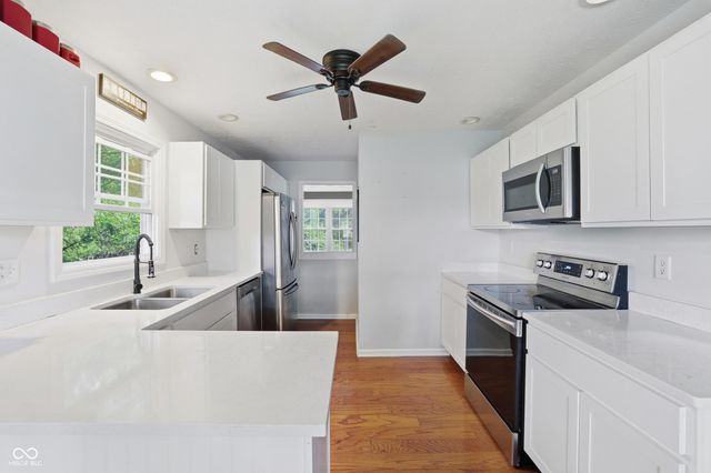 312 Jefferson Valley, Coatesville, IN 46121
