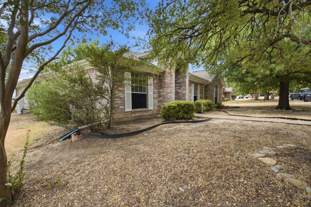 10303 Little Valley Road, Fort Worth, TX 76108 — photo 3
