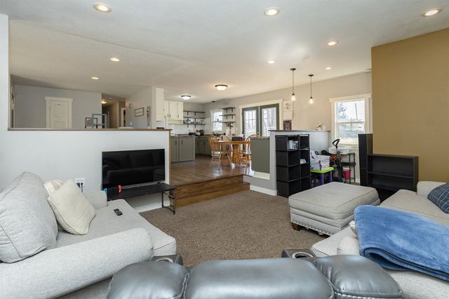 910 Lincoln Court SE, Bondurant, IA 50035